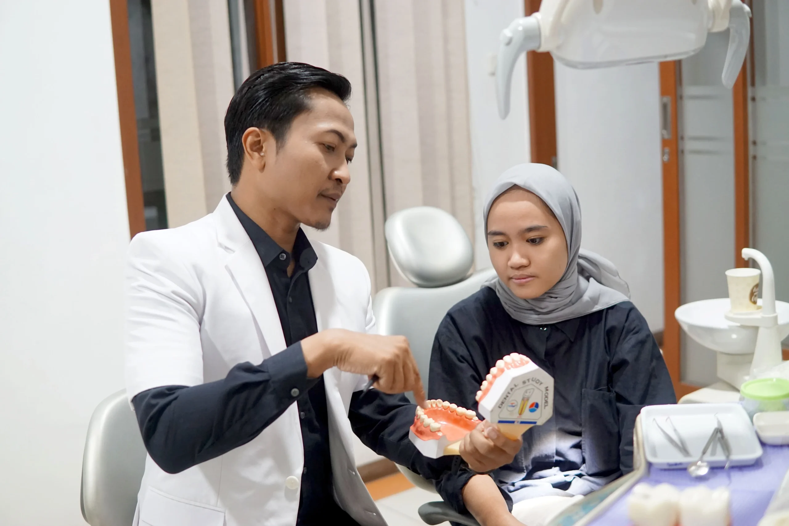 10 Poin yang Perlu Diingat untuk Kunjungan Pertama ke Dokter Gigi Anda
